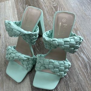 Mint heels !